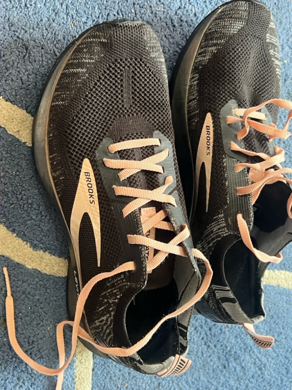 Brooks Levitate Black Pink Lace Up Running Tennis Shoes Women's Size 10 EU 42